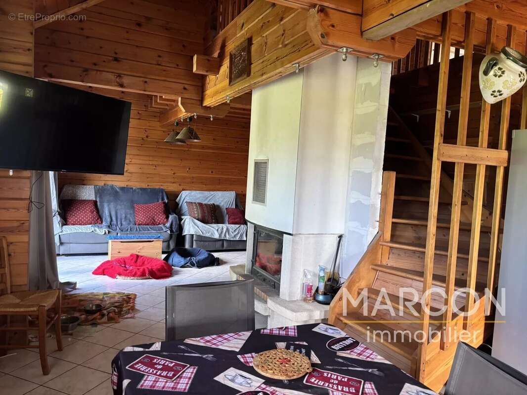 Maison à LE GRAND-BOURG