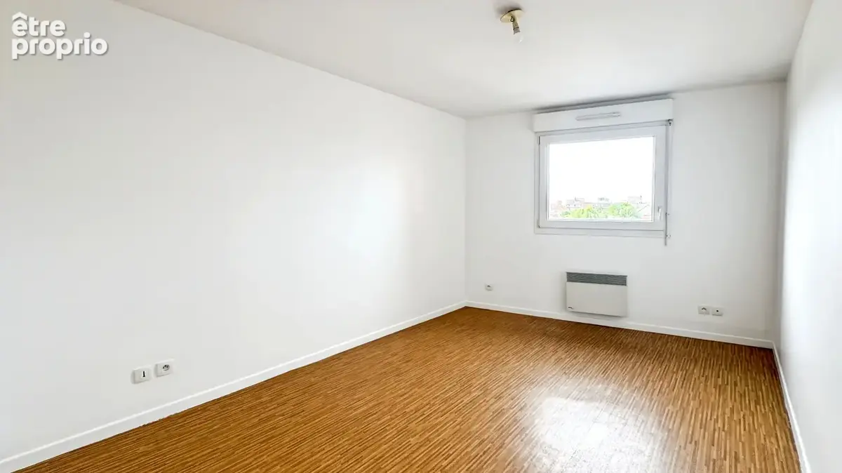 CALAIS - Appartement 2 chambres - Ascenseur - 76 m2 - photo 5
