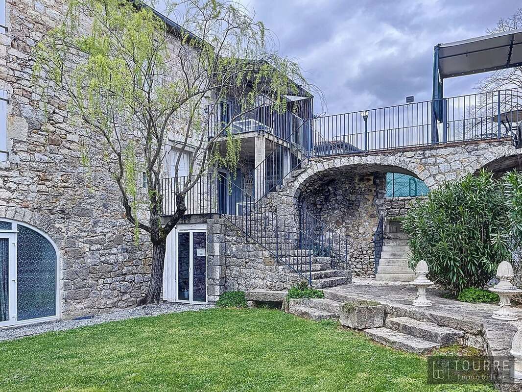 Maison à BERRIAS-ET-CASTELJAU