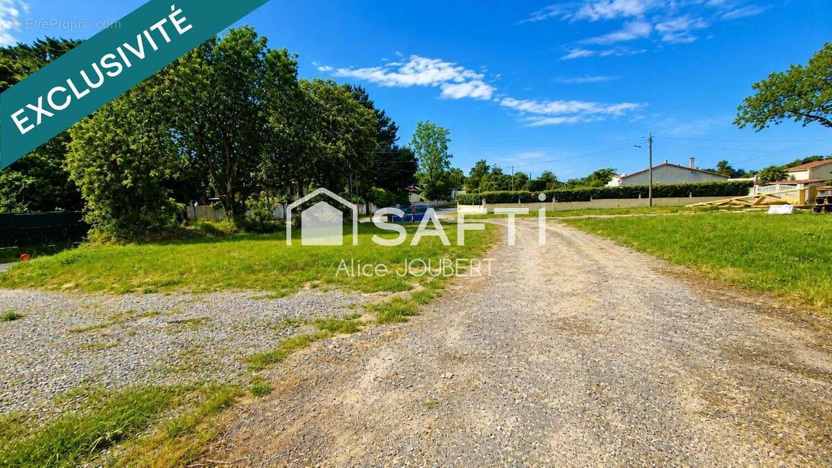 Terrain 710 m² à Talmont-Saint-Hilaire  - photo 4
