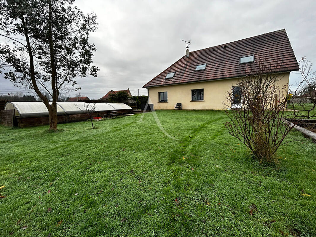 Maison à HUCQUELIERS