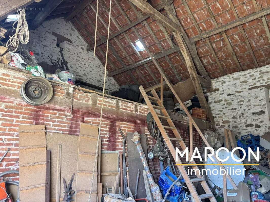 Maison à SAINT-GEORGES-LES-LANDES