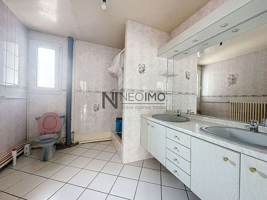 Appartement à NEUFCHATEAU