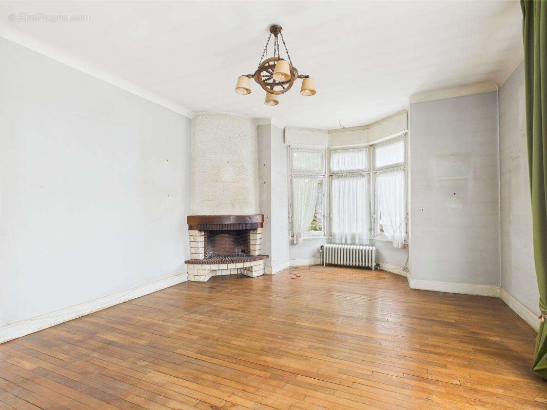 Maison à CORPS-NUDS