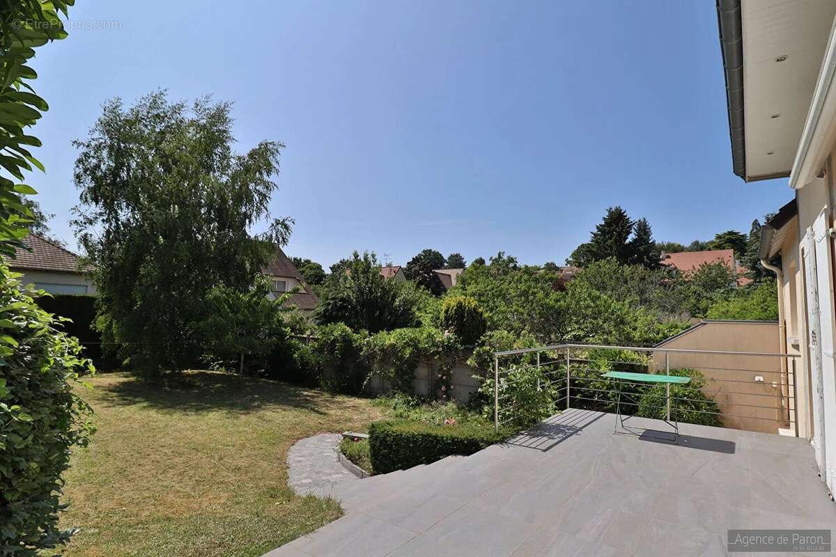 Maison à VERRIERES-LE-BUISSON