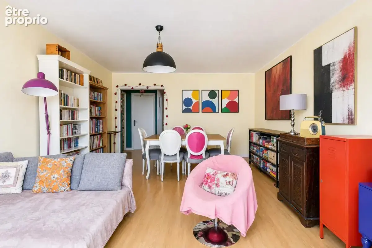 94 m² - 3 chambres - Balcon - Parking - Cave - Ascenseur - photo 4