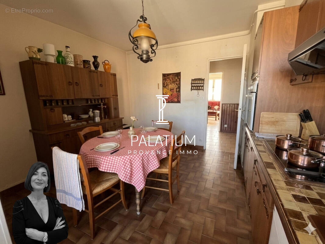 CUISINE - Appartement à SALON-DE-PROVENCE