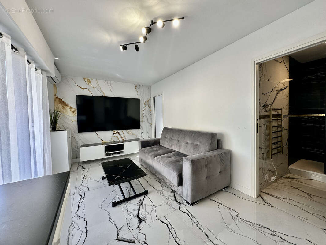 2 pièces 35 m2 + 32 m2 de terrasse à ciel ouvert + parking & cave - photo 3