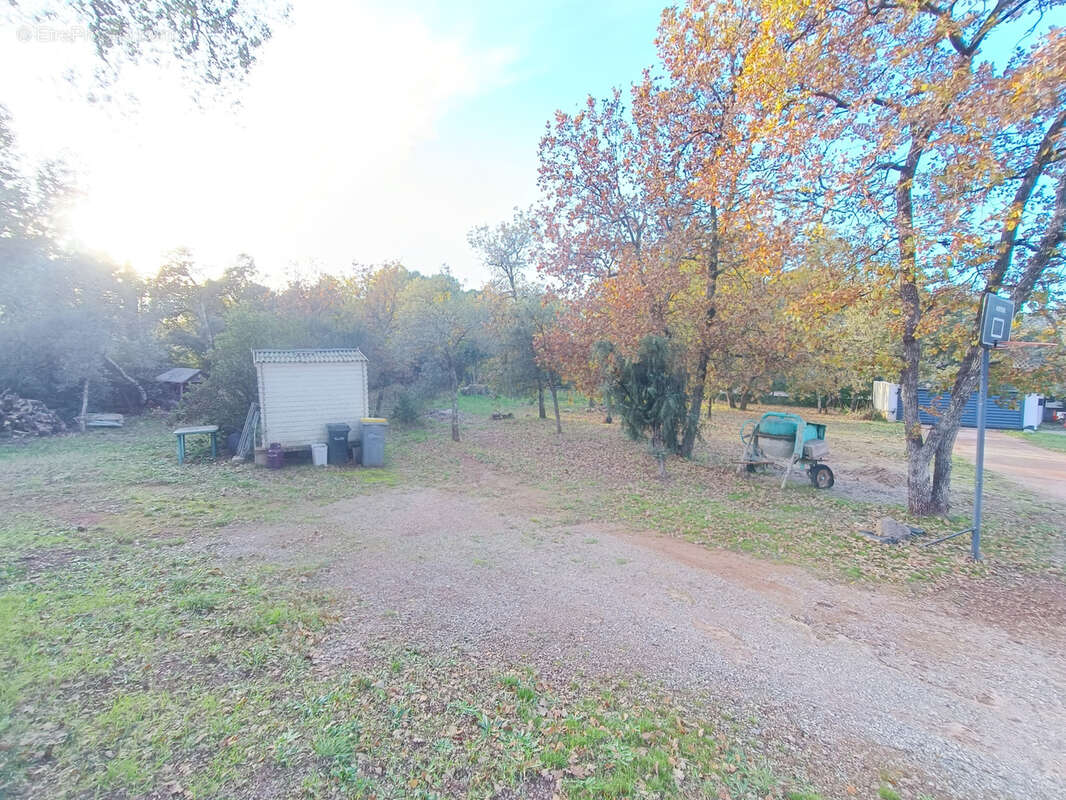 Terrain à LE CANNET-DES-MAURES