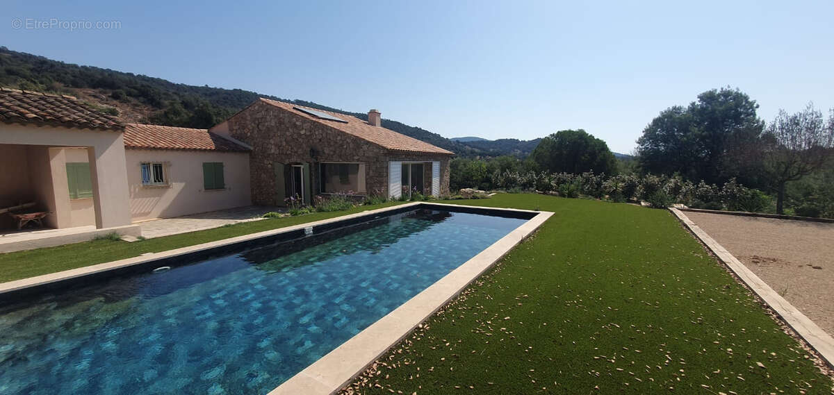 Maison à PLAN-DE-LA-TOUR