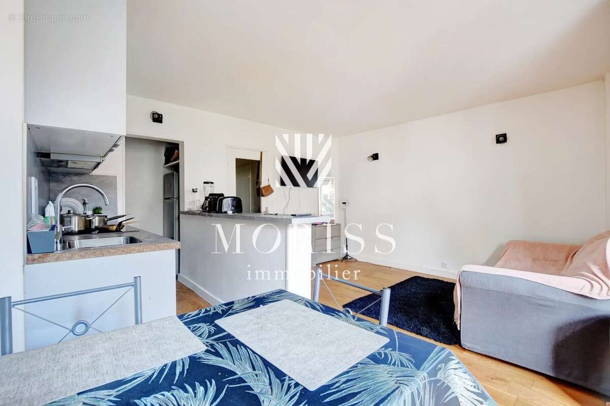 Appartement à PARIS-18E