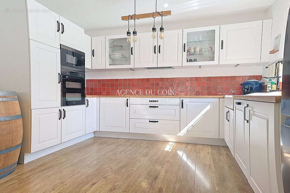 Maison à LE MUY