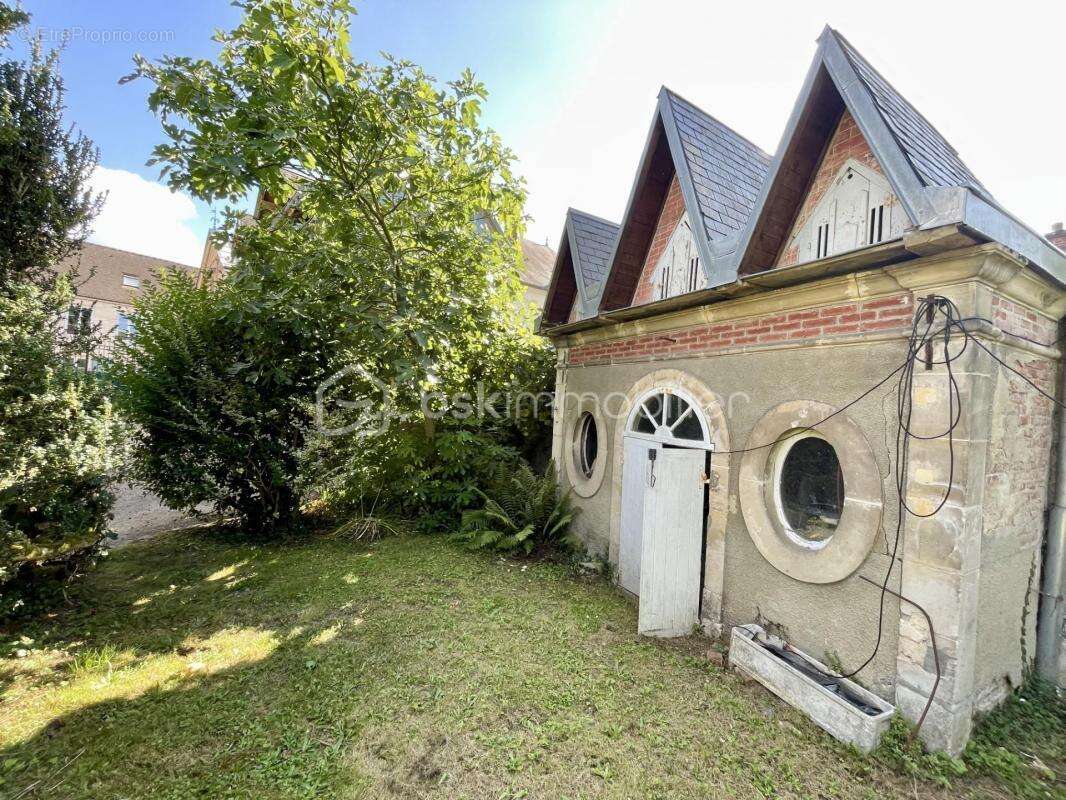Maison bourgeoise de caractère – 426 m² – Parc arboré de 1 700 m² en bord de rivière – Centre-ville - photo 6