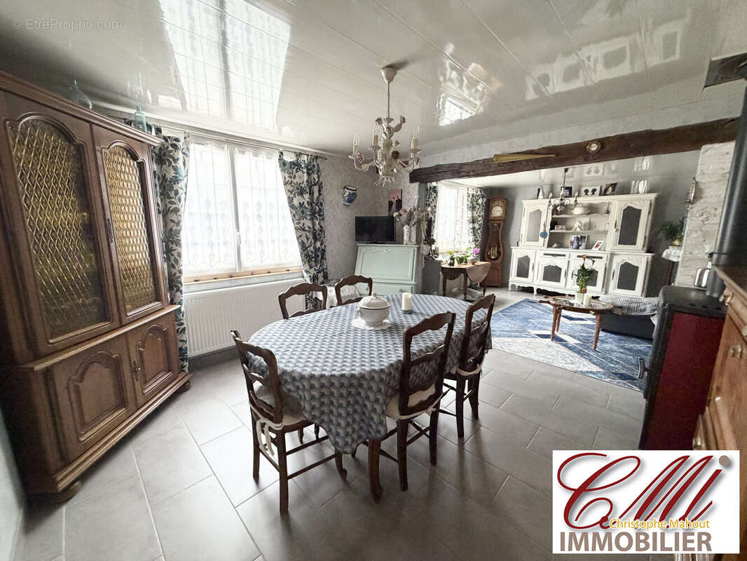 Maison à CHEPPES-LA-PRAIRIE