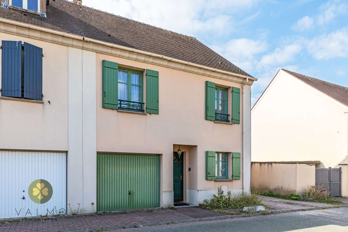 Maison à THOIRY