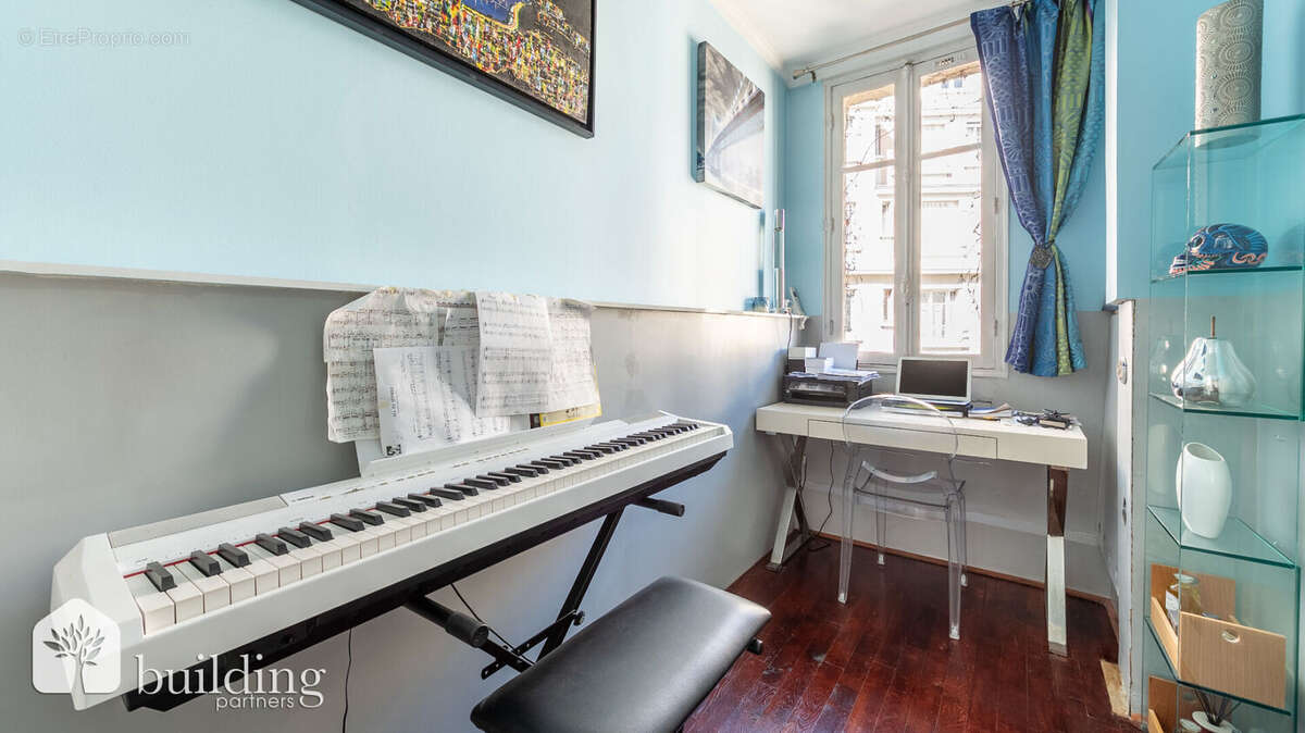 Appartement à PARIS-17E