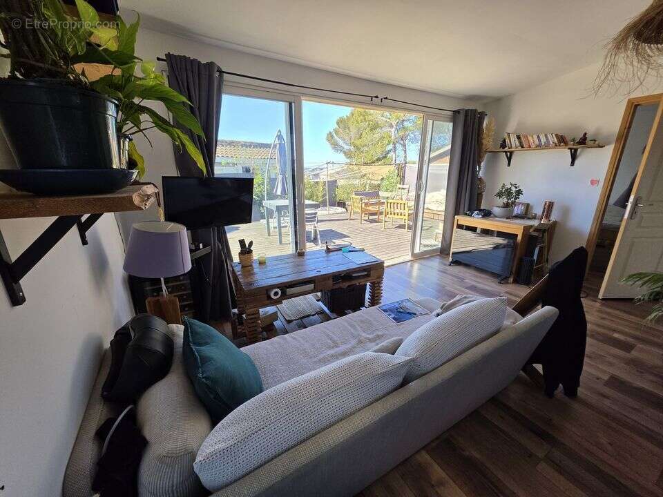, terrain, habitation legere, chalet, 2 pieces, proche acces - Maison à LE CASTELLET