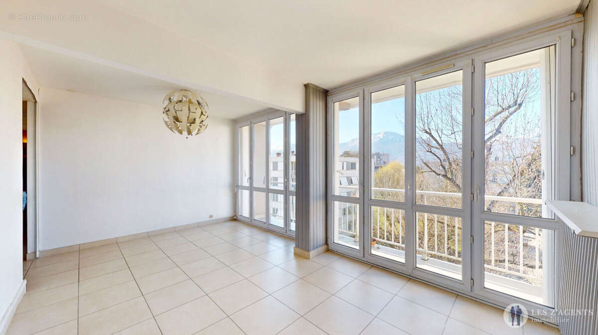 Appartement T3 de 69m2 avec balcon + Cellier - photo 3