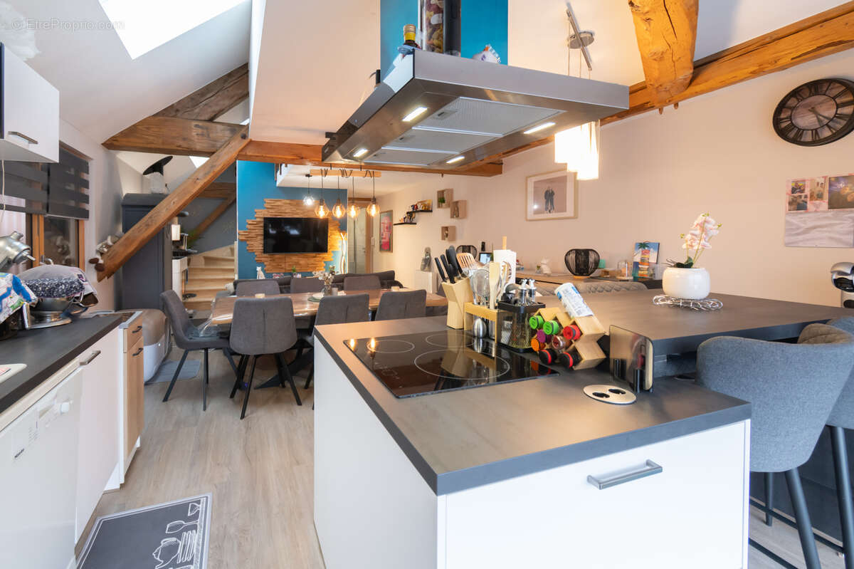 Appartement à FRASNE