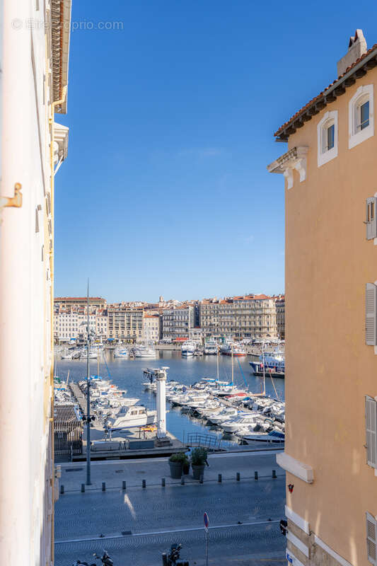 Appartement à MARSEILLE-1E