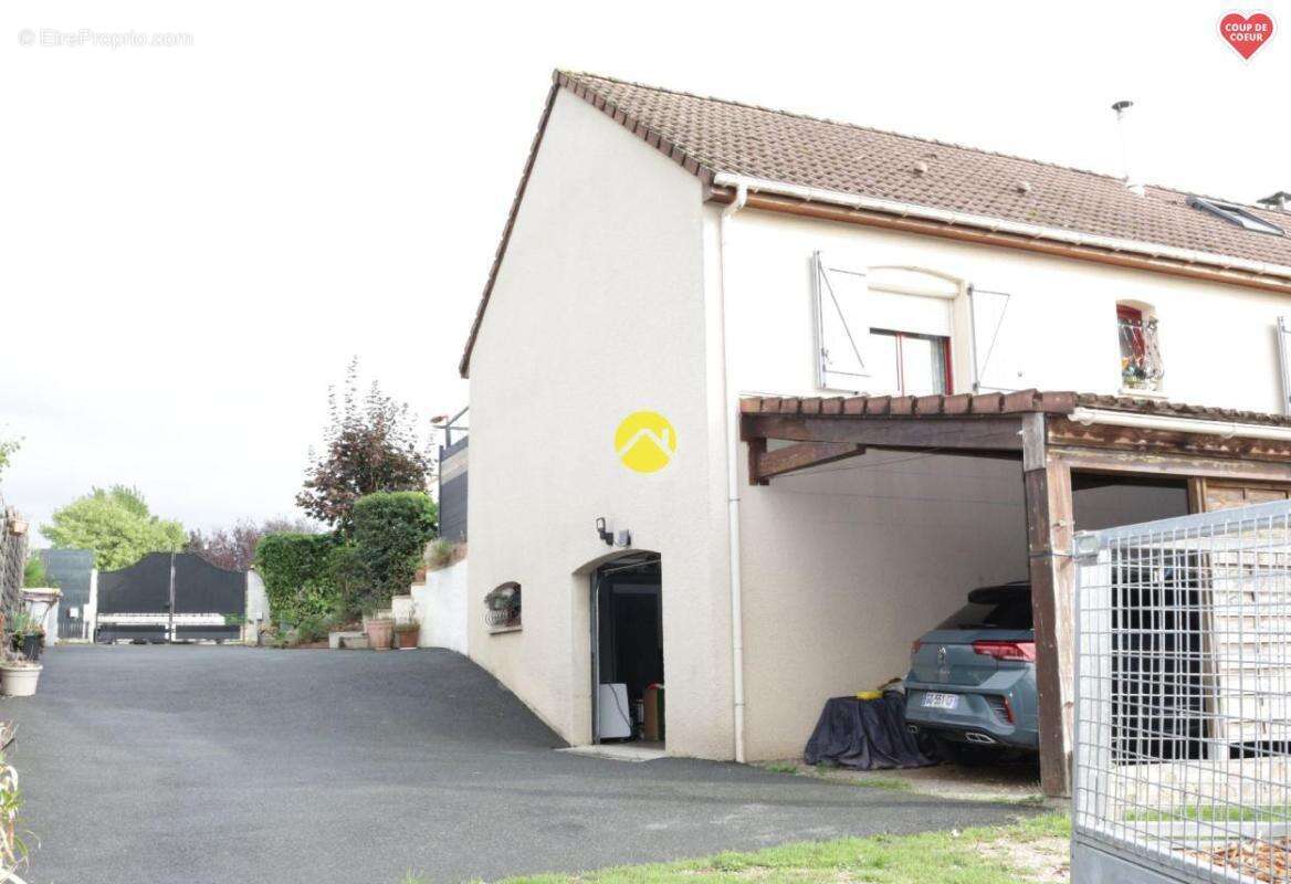 Maison à NERIS-LES-BAINS