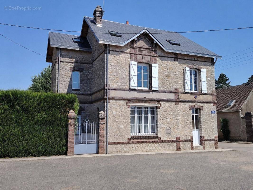 Maison à CHARTRES