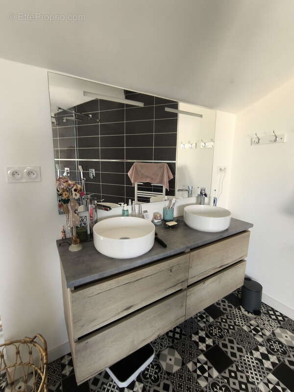 Maison à SAINT-LAURENT-DE-LA-CABRERISSE