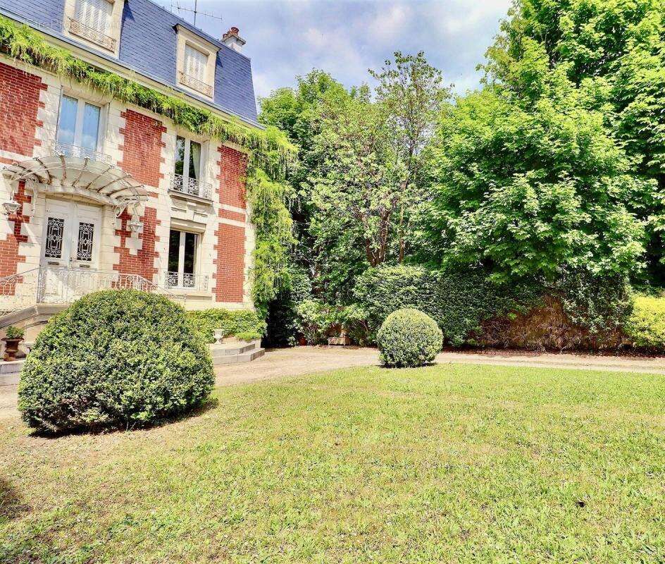 Maison à LES MUREAUX