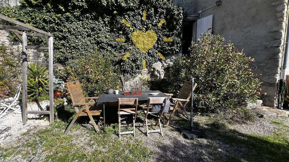 Appartement à CLAVIERS