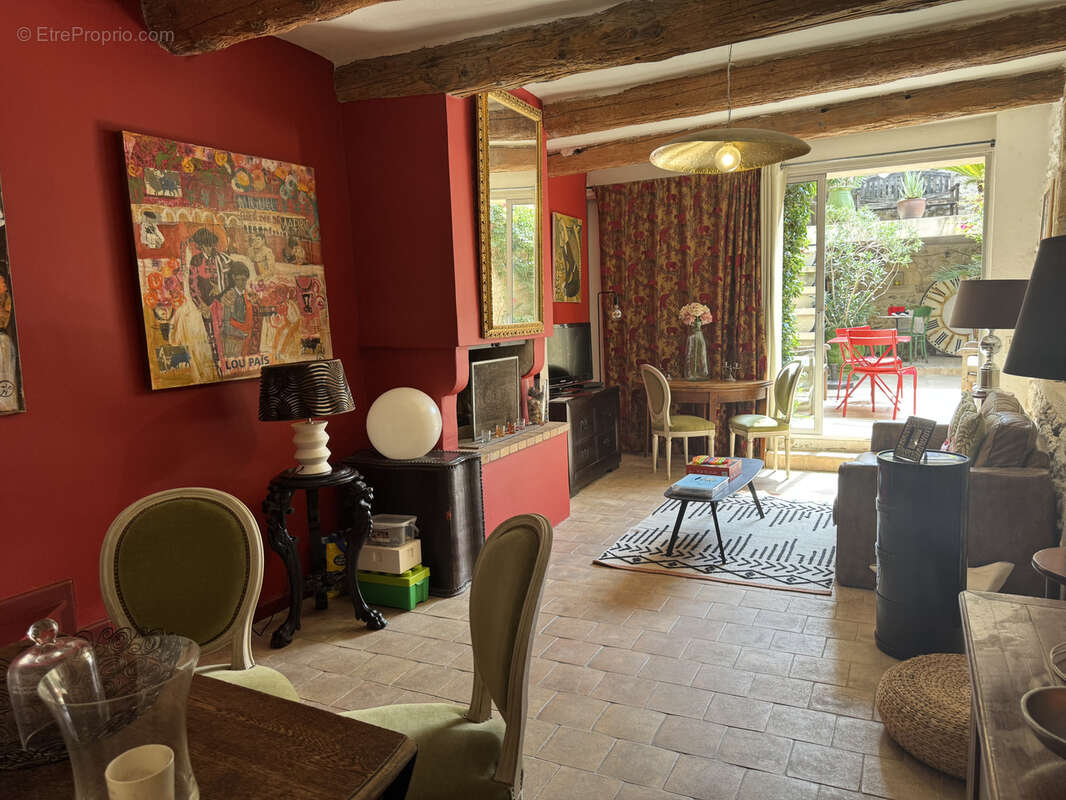 Intra-Muros, Maison de village avec patio - photo 7