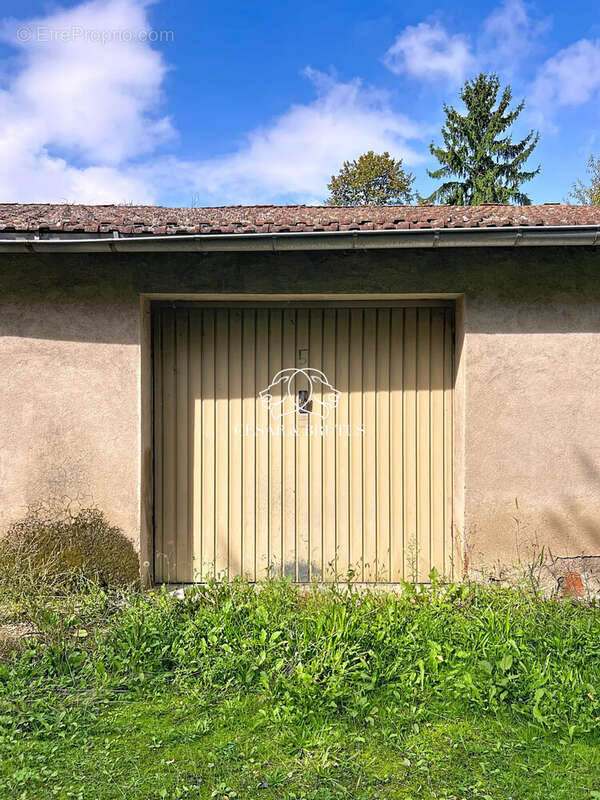 Parking à THIZY