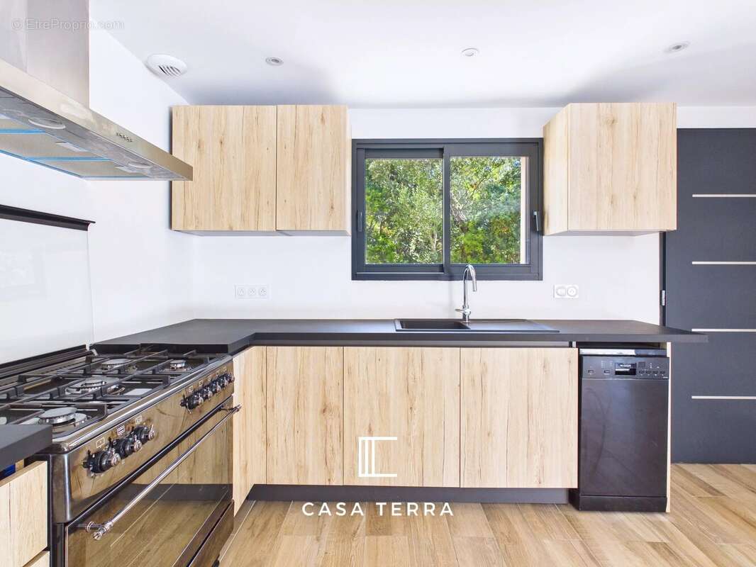 LENZA - Villa composée de 3 logements, vue collines / Pinarello - photo 19