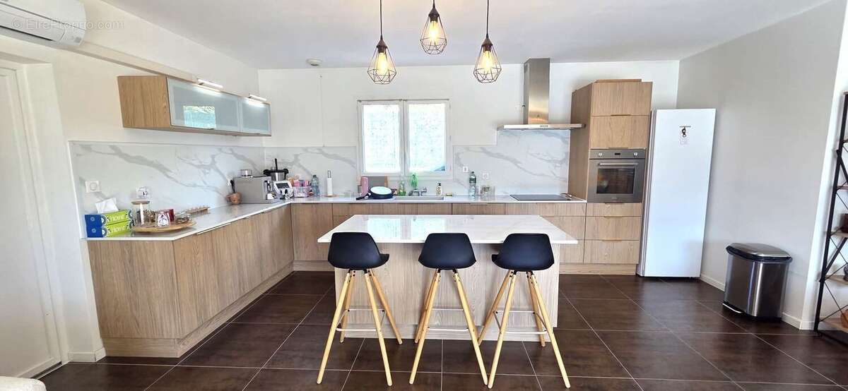 CUGES LES PINS-MAISON-A VENDRE-3 CHAMBRES-TERRAIN - Maison à CUGES-LES-PINS