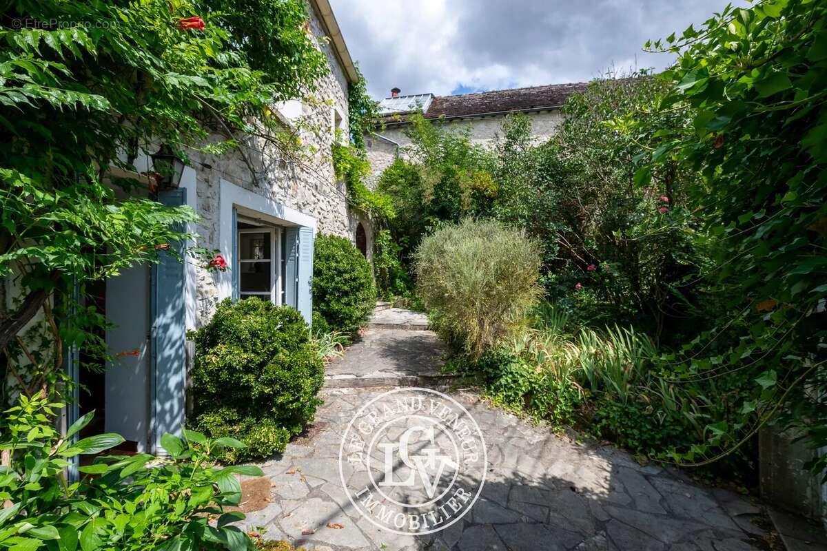 Maison à SAMOIS-SUR-SEINE