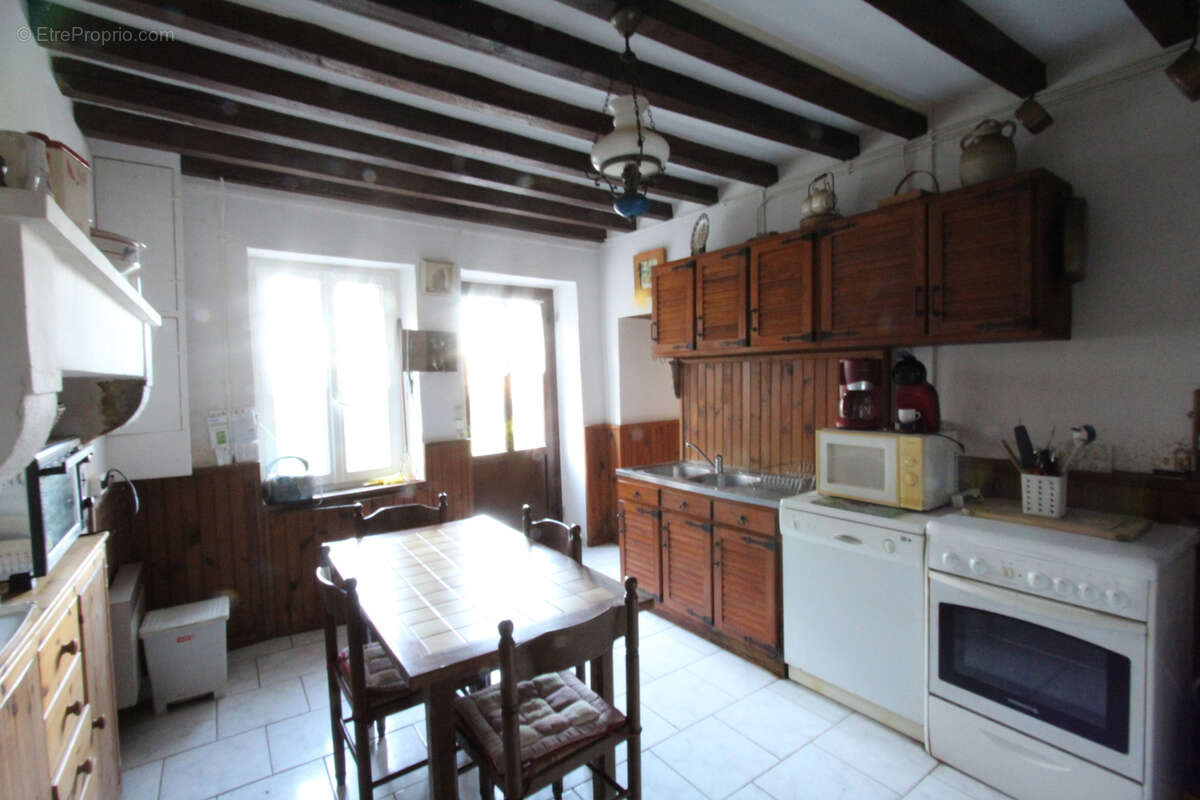 Maison à DOMPIERRE-SUR-NIEVRE