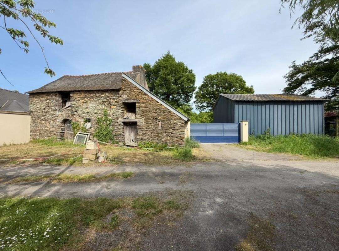 Maison à LE ROC-SAINT-ANDRE