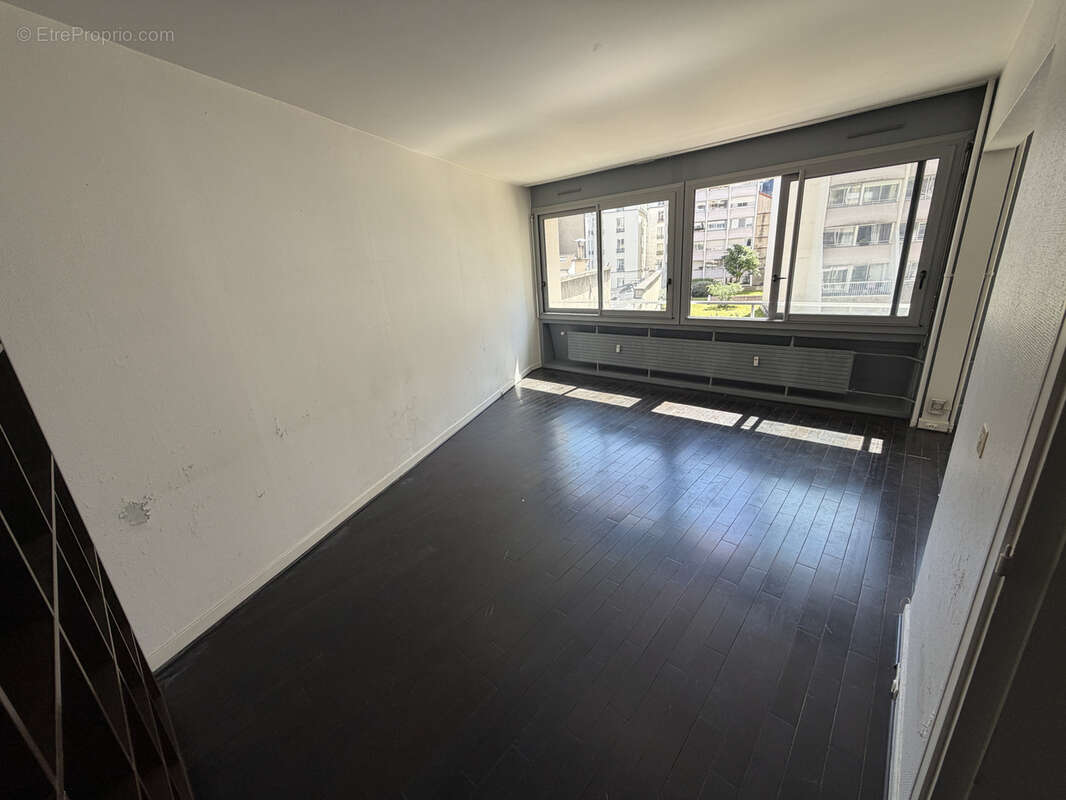 Appartement à PARIS-10E