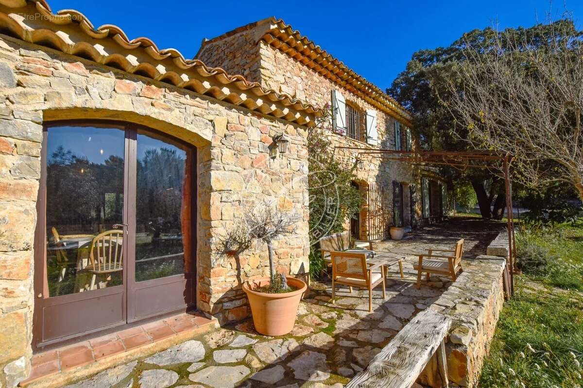 Maison à LORGUES