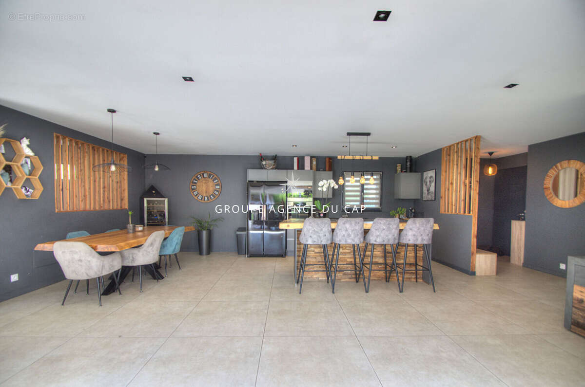 Maison à PUGET-SUR-ARGENS