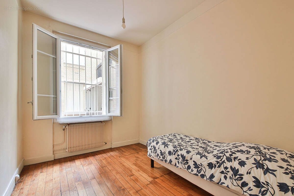 Appartement à PARIS-14E