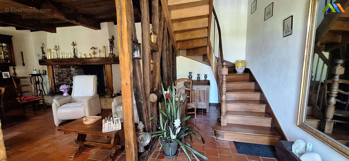 Maison 219 m² à Mirande  - photo 3