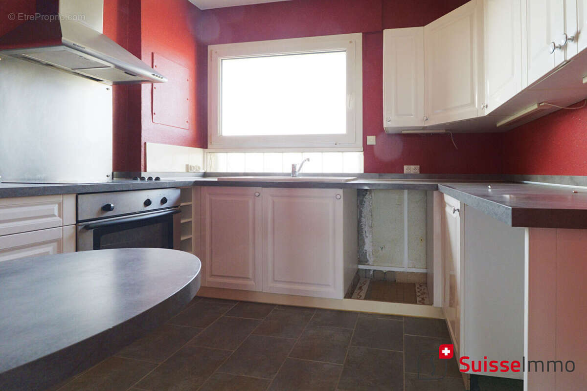 Appartement  4 pièces 70.4 m2 - 2 balcons - Vue Château et pré-la-Rose - photo 7
