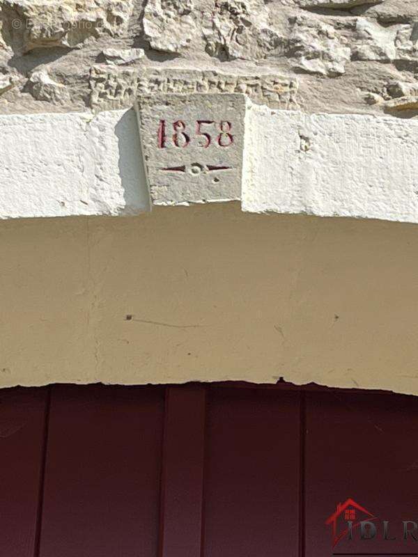 Maison à NEUVELLE-LES-VOISEY