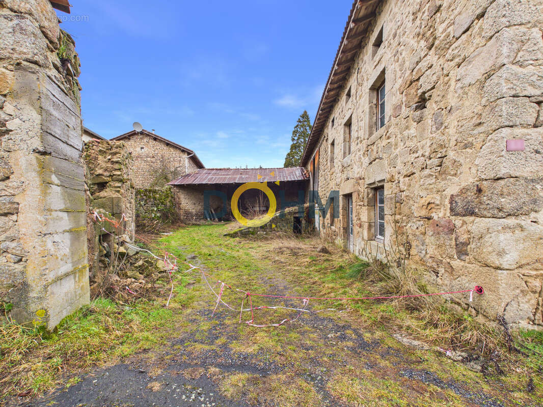 Maison à SAINT-PAL-DE-CHALENCON