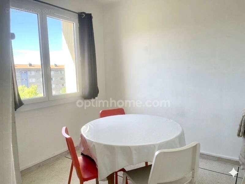 Appartement meublé traversant 67m2 balcon cave garage - aiguelongue - photo 7