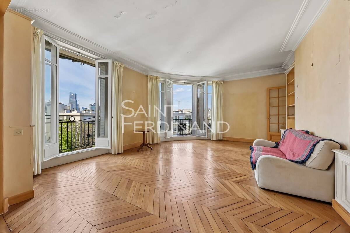 Appartement à NEUILLY-SUR-SEINE