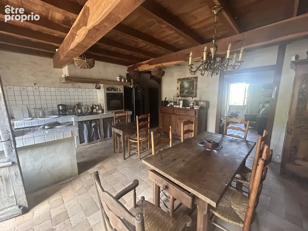 Fermette isolee sur 7 hectares de terrain d'un seul tenant - source - emplacement rare - photo 6