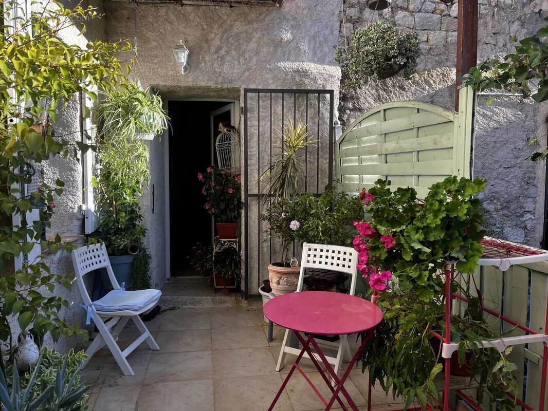 Appartement à LORGUES