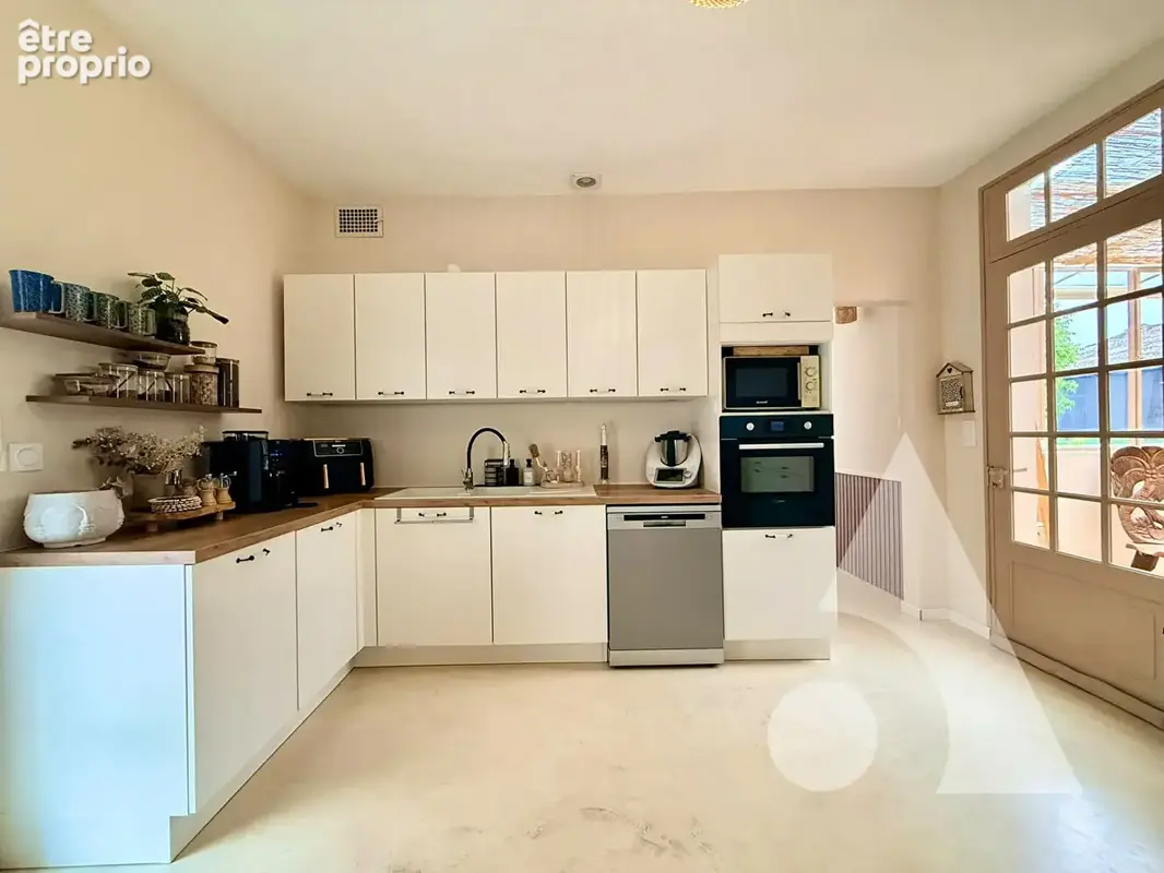 Longère de rénovée de 250m² avec grand terrain et dépendances - photo 7