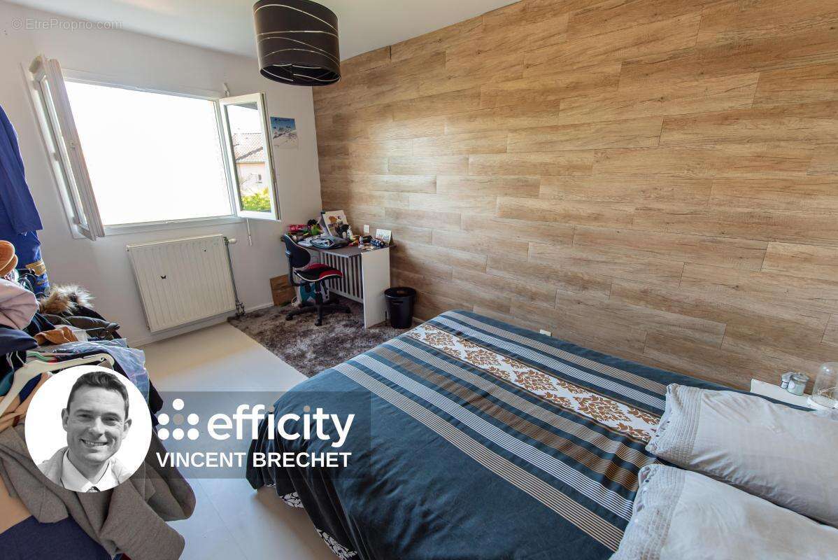 Maison à CRUSEILLES